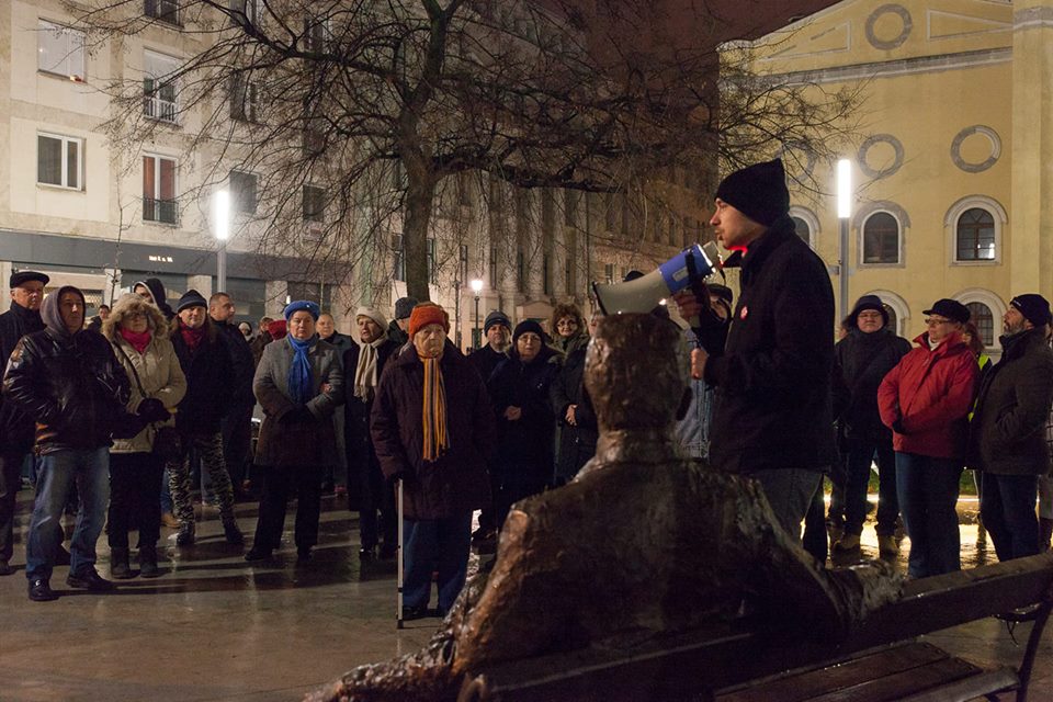 Kósa Lajos ellenes tüntetés Debrecenben