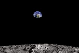 Föld bolygó a Holdról nézve