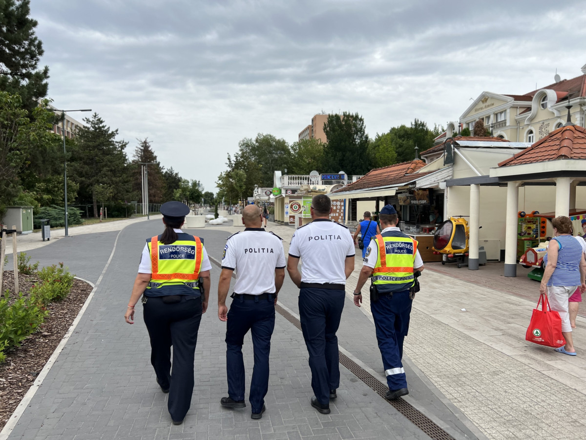 Magyar és román rendőrök közösen járőröznek Hajdúszoboszlón
